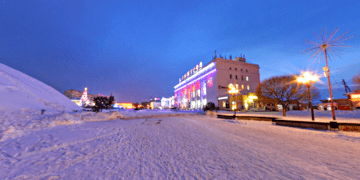Советская площадь. Аллея у вала